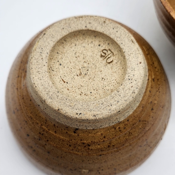 Studio Art Pottery Wheel Thrown Yellow Brown (2) Bowls. Signed. - Picture 4 of 7